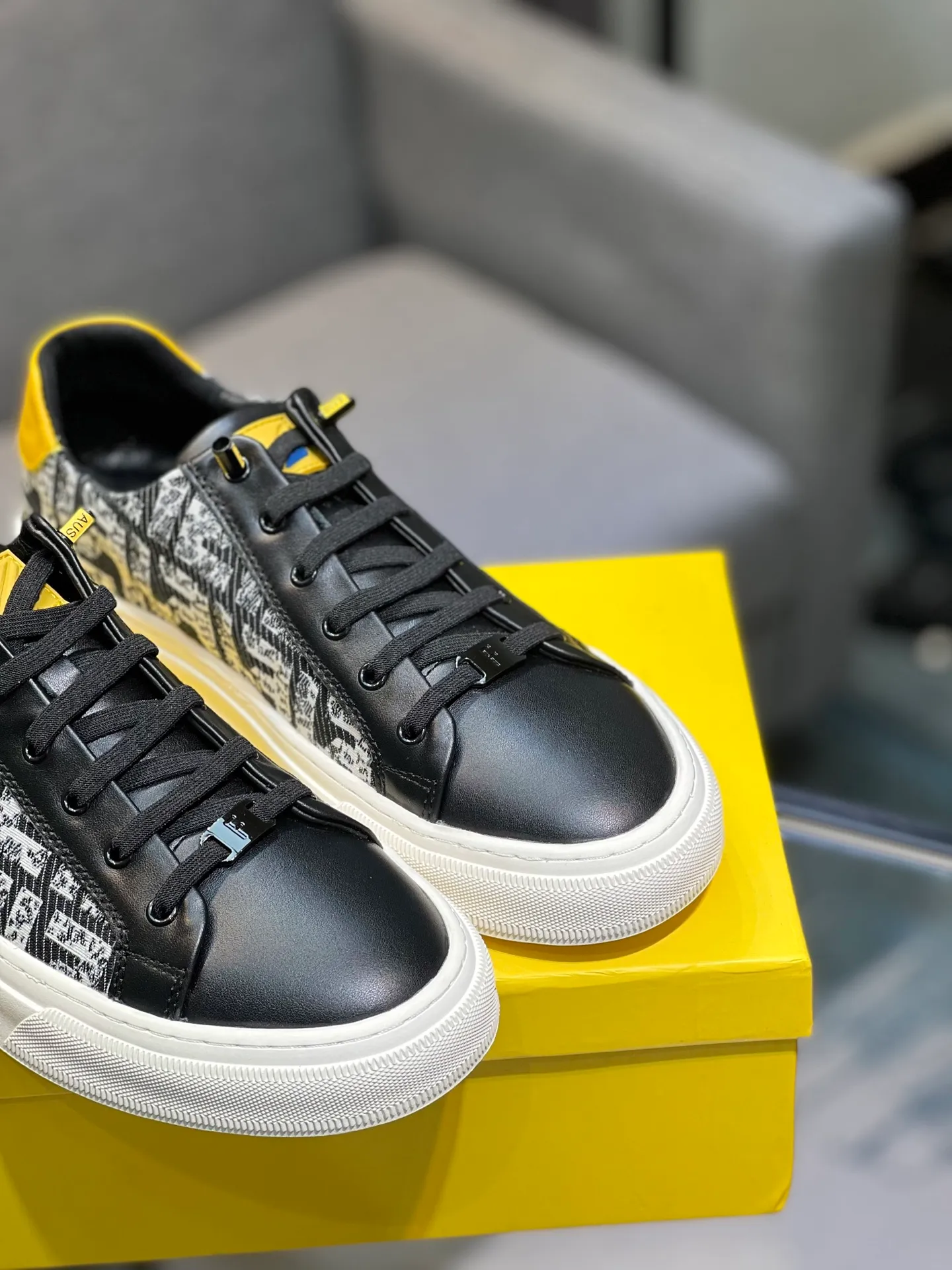 Men's men's shoes 💰400 [FENDI] Spring and Autumn new style 🙈original replica! Reproduced from the original 💯, the workmanship is top-notch, 💪💪💪 cowhide leather upper ➕ genuine leather feet, 👻 suitable for all kinds of travel! Number of yards 38-44